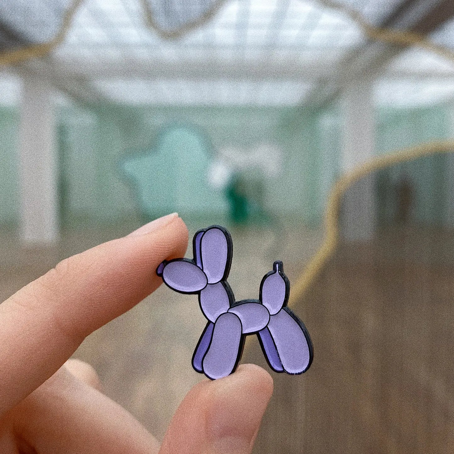 Emaille Pin ''Ballonhund''