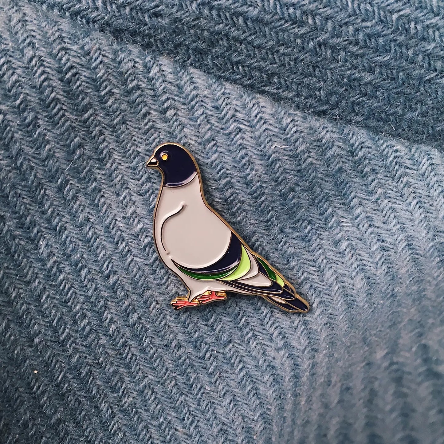 Enamel Pin ''Pigeon''